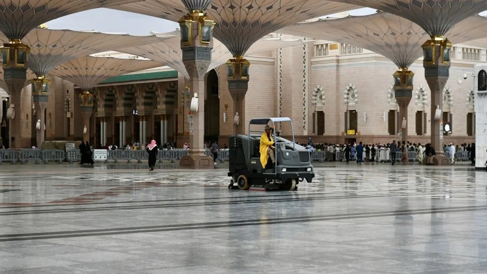 تكثيف-الأعمال-الميدانية-في-المسجد-النبوي-تزامنا-مع-الحالة-المطرية