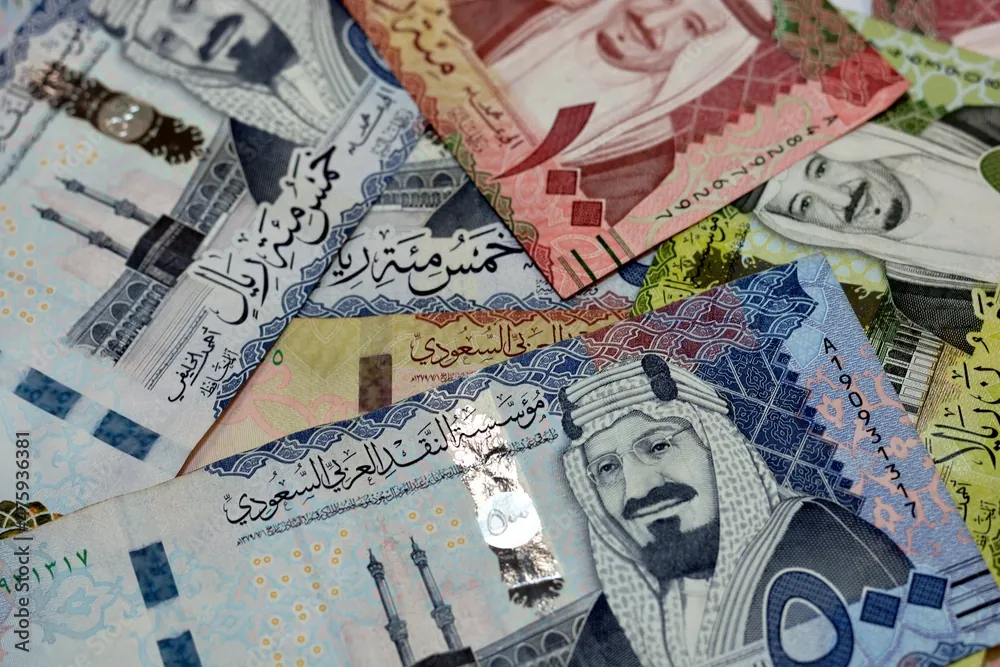 تباين سعر الريال مقابل الجنيه اليوم الخميس في البنوك المصرية