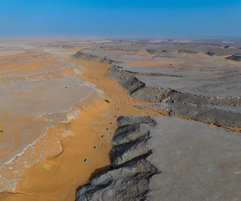 مسار-كندة-السياحي.-مشاهد-طبيعية-فريدة في-محمية-عروق-بني-معارض