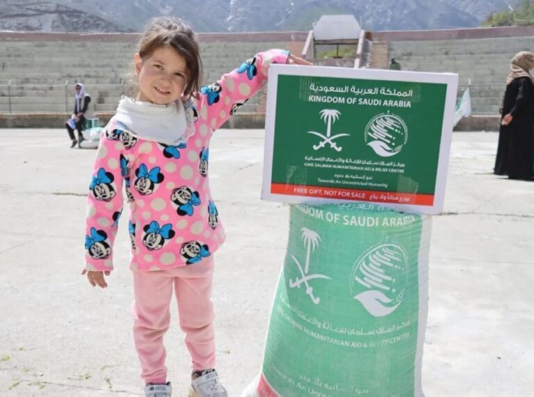 مركز-الملك-سلمان-للإغاثة-يوزّع-مساعدات-متنوعة-في-4-دول