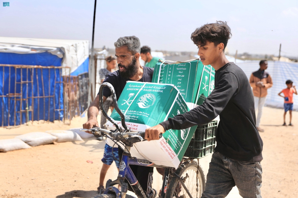 مركز-الملك-سلمان-للإغاثة-يوزّع-1,761-سلة-غذائية-في-قطاع-غزة