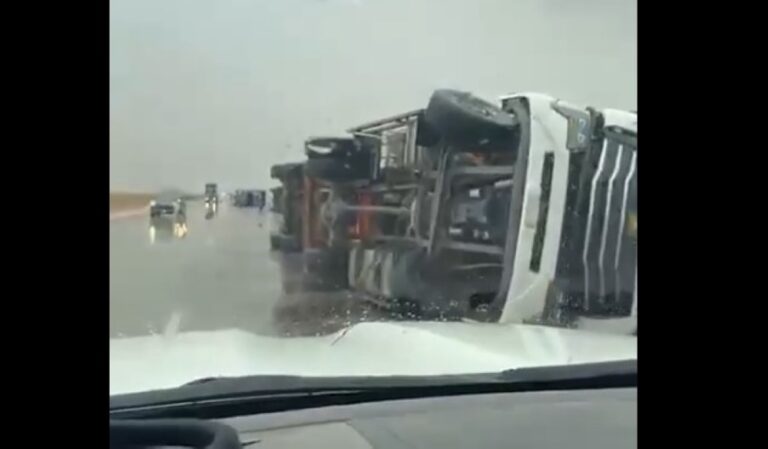 “ظاهرة-جوية-خطيرة-السبب”.-خبير-يكشف-لـ-“اليوم”-حقيقة-“التريلات”-المقلوبة-وسط-المملكة