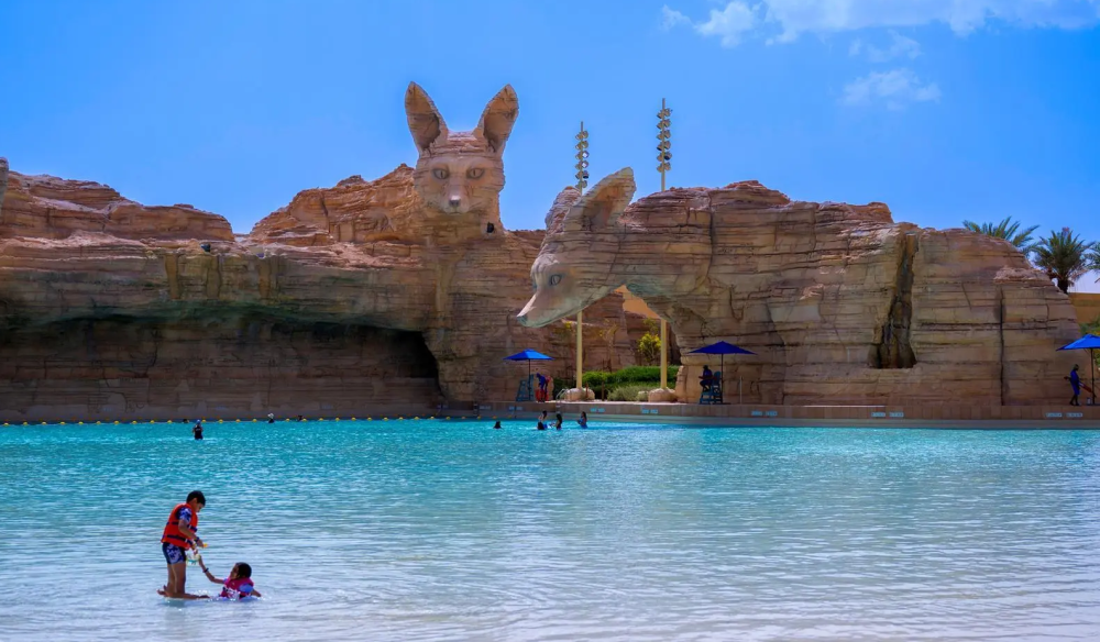 القدية-على-موعد-مع-المتعة.-عايض-وزينة-عماد-يشعلان-افتتاح-“أكواريبيا”