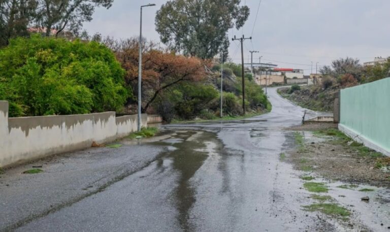 بـ-“إنذار-أحمر”.-تنبيه-من-أمطار-غزيرة-على-أجزاء-من-5-مناطق