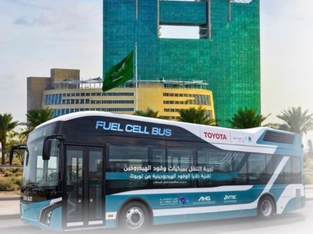 تعزيز-الوعي-بالطاقة-النظيفة.-ملكية-ينبع-تنفذ-تجربة-حافلة-الهيدروجين