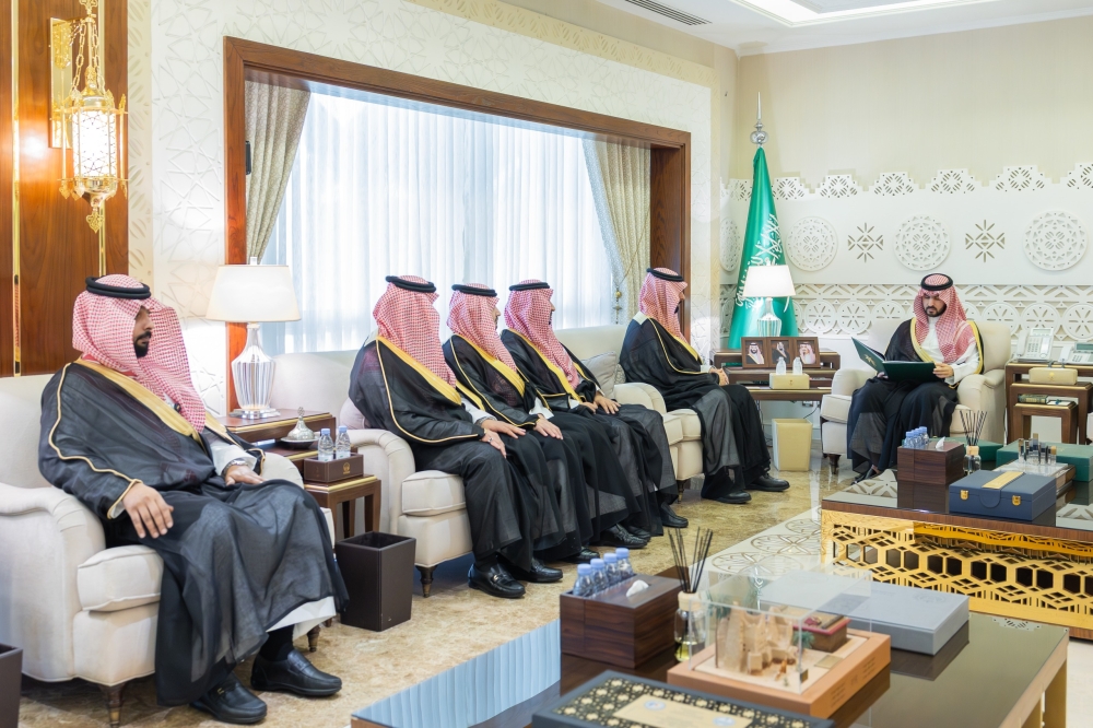 نائب-أمير-الشرقية-يستقبل-مدير-عام-فرع-وزارة-الموارد-البشرية-والتنمية-الاجتماعية-بالمنطقة