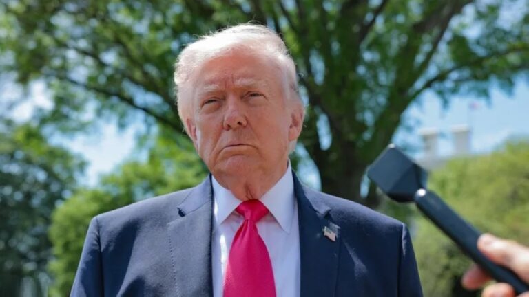 ترامب:-إيران-في-كارثة-اقتصادية-وتخسر-500-مليون-دولار-يوميًا