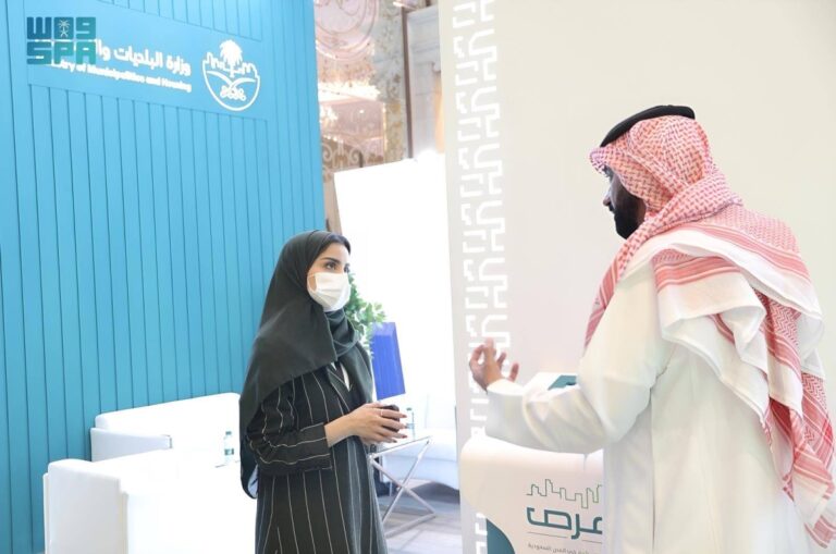«البلديات-والإسكان»-تستعرض-فرص-الاستثمار-الحضري-في-منتدى-الاستثمار-الرياضي