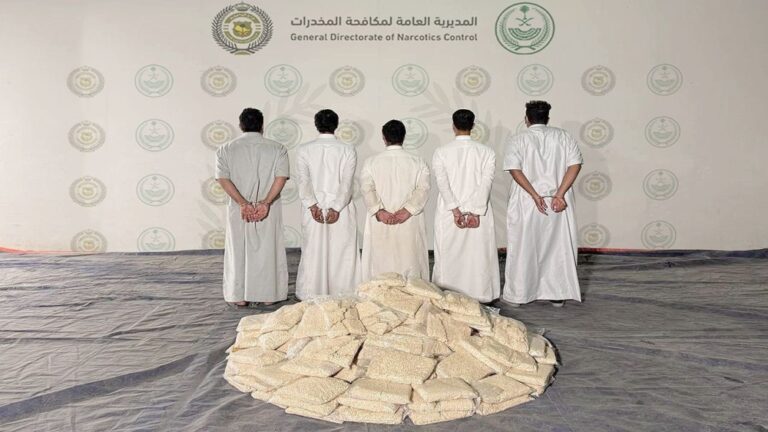 مخبأة-بشحنة-ورق-إحباط-تهريب-2733.648-قرصًا-مخدرًا-في-الشرقية