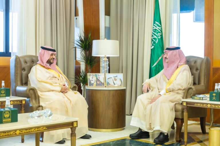 أمير-الشرقية-يستقبل-مساعد-وزير-الموارد-البشرية-والتنمية-الاجتماعية-للخدمات-المشتركة