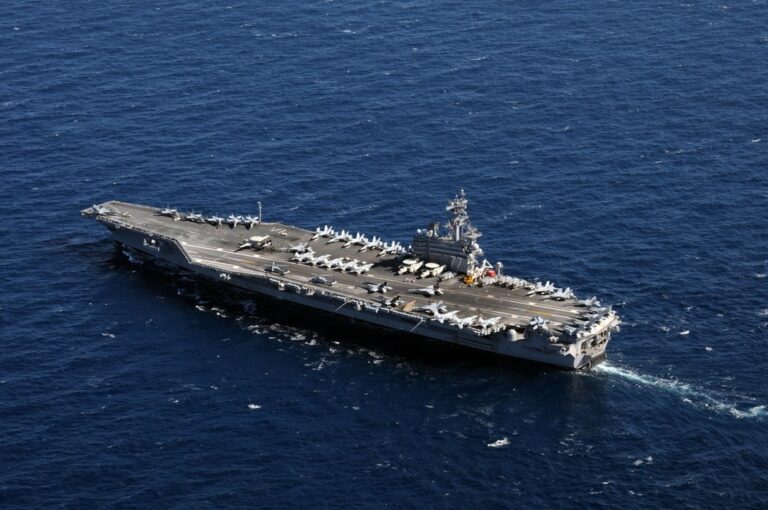 وصول-حاملة-الطائرات-الأمريكية-“جورج-بوش”-إلى-الشرق-الأوسط