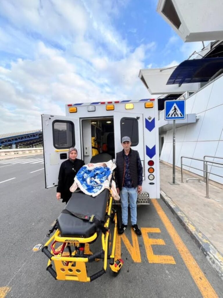 لدراسة-حالتهما.-وصول-التوأم-الملتصق-المغربي-“سجى-وضحى”-إلى-الرياض