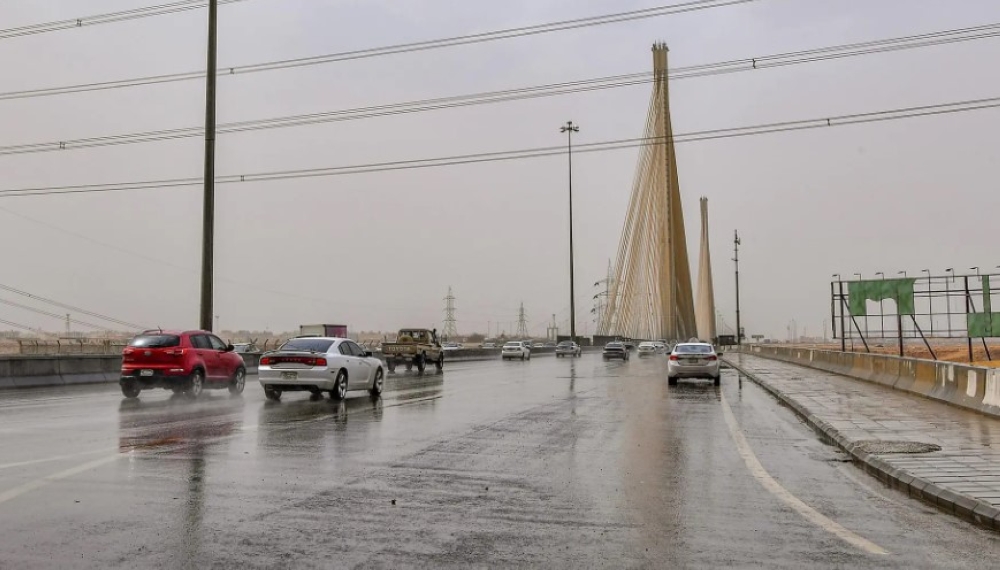 أمطار تصل إلى غزيرة تضرب الرياض حتى الاثنين المقبل.. ودعوة للحذر