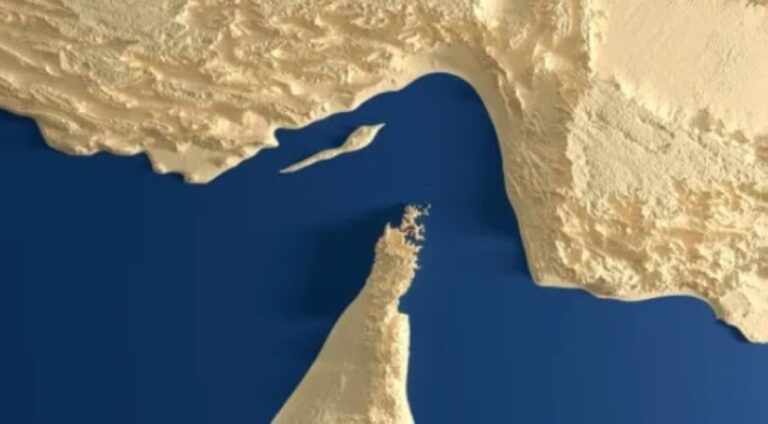 إيران-تؤكد-تمسكها-بالسيطرة-على-مضيق-هرمز-في-مواجهة-واشنطن