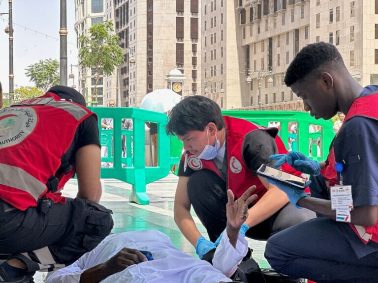 700-كادر-و1200-متطوع.-“هلال-المدينة”-يطلق-خطته-التشغيلية-لحج-1447هـ