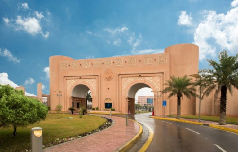 لمدة-عام-كامل.-جامعة-الملك-فيصل-تطلق-برنامجاً-لغوياً-لدعم-المبتعثين