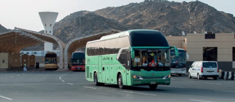 النقل:-غرامة-100-ألف-ومصادرة-للمركبات-الناقلة-لمخالفي-أنظمة-الحج