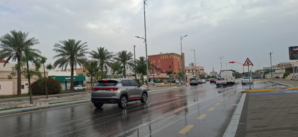 حالة-الطقس.-أمطار-رعدية-متوسطة-إلى-غزيرة-تؤدي-إلى-جريان-السيول