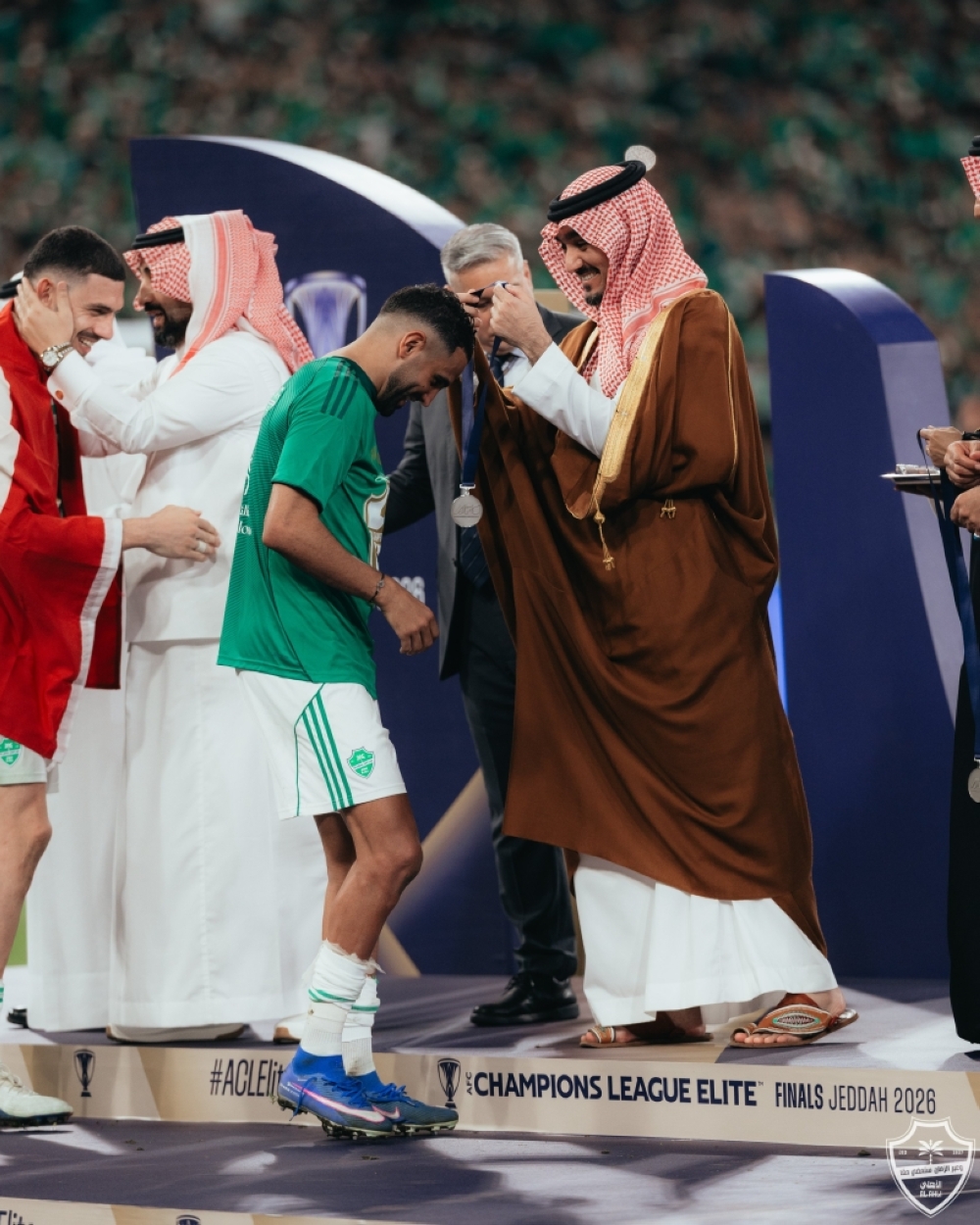 الساحر-
عقل-القلعة-المدبر