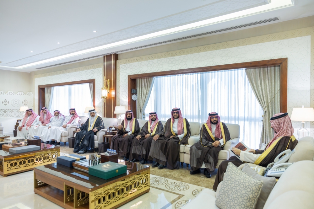 نائب أمير الشرقية يستقبل مدير عام فرع وزارة البيئة والمياه والزراعة بالمنطقة