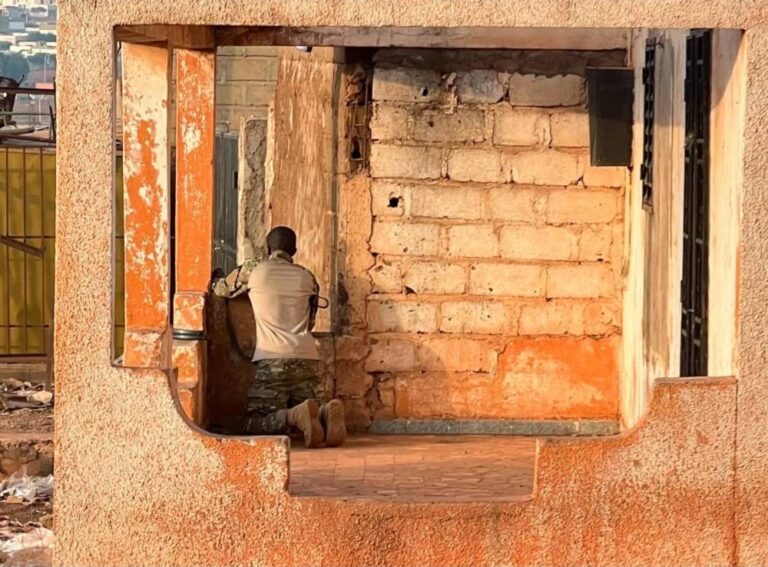 اغتيال-وزير-الدفاع-المالي-و-الإرهاب-والانفصال-يضربان-قلب-الدولة