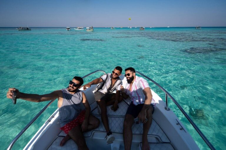 جدة.-وجهة-الأصدقاء-في-العيد-بتجارب-تجمع-البحر-والحياة-الاجتماعية