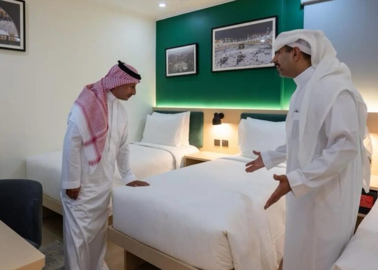 وزير-السياحة-يتفقد-جاهزية-مرافق-الضيافة-ونُزل-الحجاج-في-مكة-المكرمة