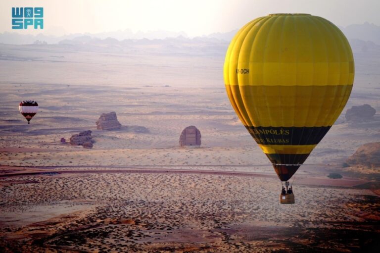 رحلات-المنطاد-في-العلا.-تجربة-
تتجاوز-الترفيه-إلى-استكشاف-الطبيعة