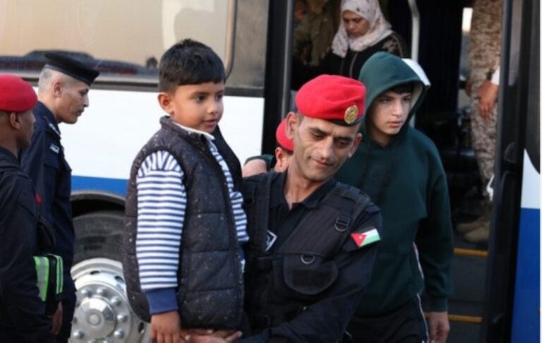 وصول-81-طفلًا-من-قطاع-غزة-للعلاج-ضمن-مبادرة-“الممر-الطبي”-بالأردن