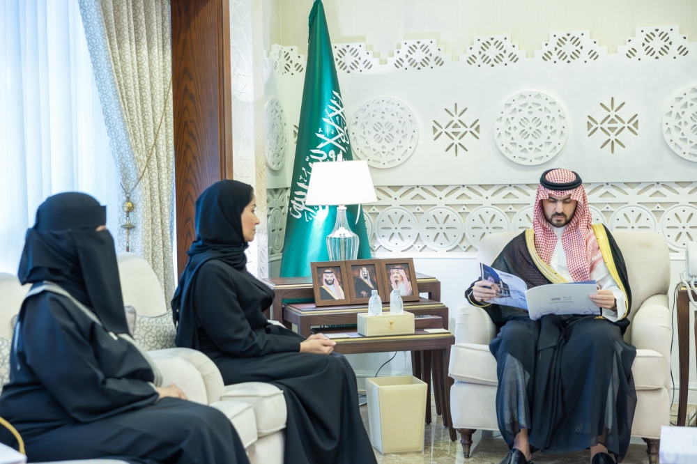 نائب-أمير-الشرقية-يستقبل-مدير-عام-التعليم-ويطّلع-على-نتائج-جائزة-“منافس”-2025