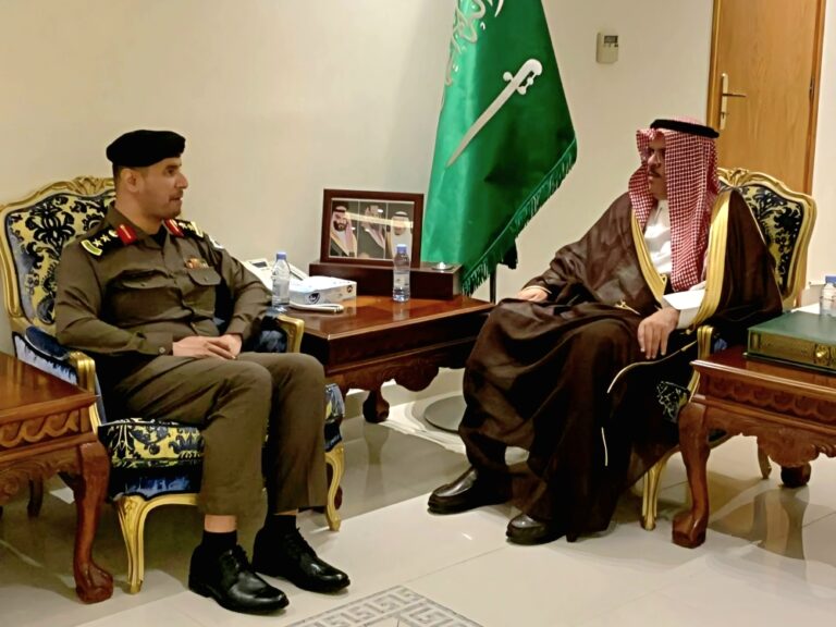 محافظ-الجبيل-يناقش-المستجدات-مع-مدير-مرور-المحافظة-المكلف