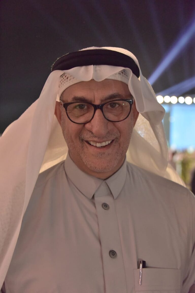 دموع-الأهالى-وقبلة-الرأس-تتوّج-فرحة-التخرج-في-جامعة-الإمام-عبدالرحمن