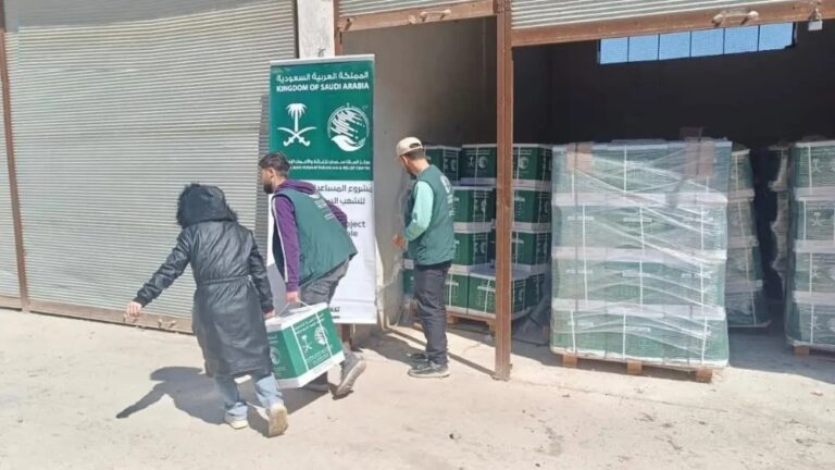 “الملك-سلمان-للإغاثة”-يوزع-496-سلة-غذائية-في-ريف-دمشق-بسوريا