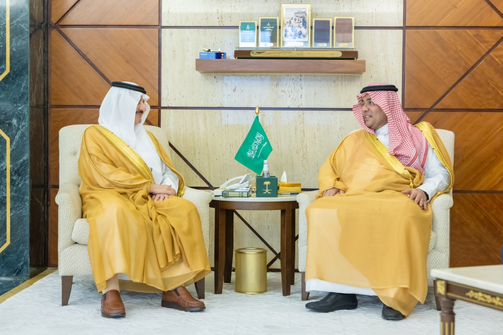 أمير-الشرقية-يستقبل-المدير-الإقليمي-لبنك-التنمية-الاجتماعية-بالمنطقة-الشرقية