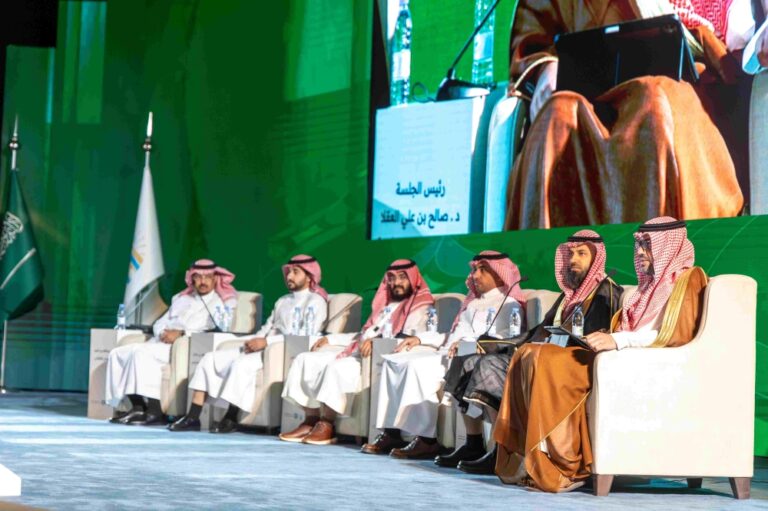 الجامعة-الإسلامية-تجمع-خريجيها-في-ملتقى-نوعي-لتبادل-الخبرات