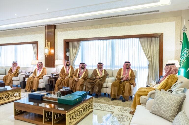 نائب-أمير-الشرقية-يدشّن-المرحلة-الثانية-من-مبادرة-صيانة-30-مسجدًا-بمحافظة-بقيق