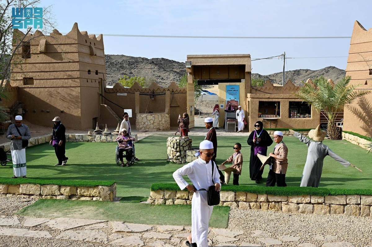 «الإرشاد-السياحي».-هندسة-التجربة-وإثراء-رحلة-ضيوف-الرحمن-معرفيا-وثقافيا