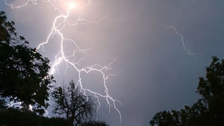 عاجل-–-حتى-الأحد.-أمطار-رعدية-على-معظم-مناطق-المملكة
