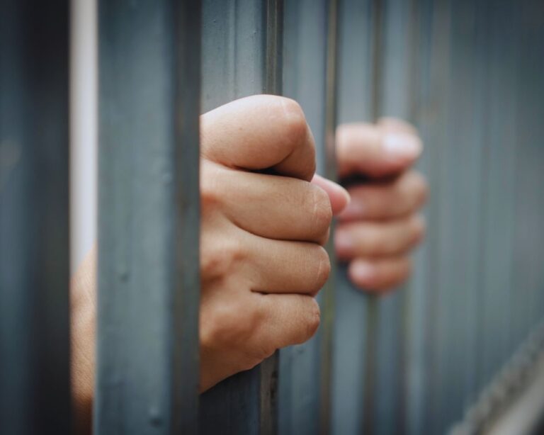 الحبس-التنفيذي-حتى-180-يومًا-واستثناء-من-دون-18-عامًا-والحامل-وأصحاب-الأمراض