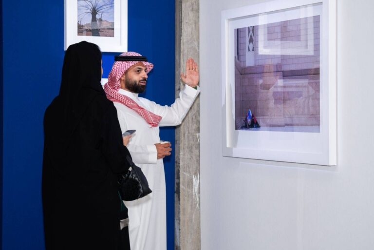 الأميرة-ريم-الفيصل-تُدشّن-معرضها-الفوتوغرافي-“أرض-الحجيج-والشعراء”