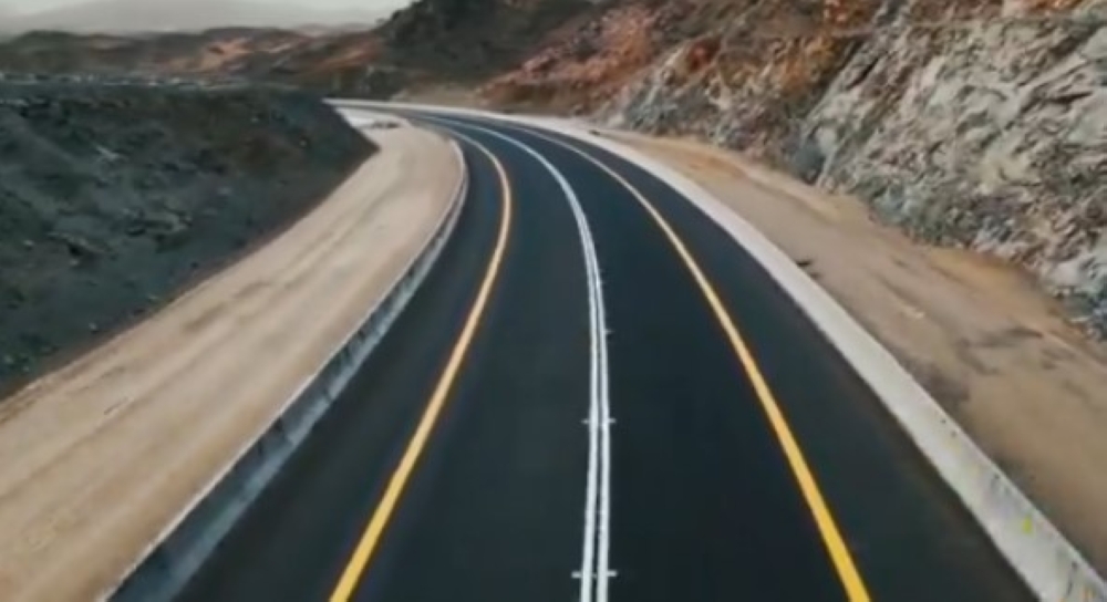 إطلاق-مبادرة-لتجديد-نشاط-قائدي-المركبات-بإضاءة-ذكية-على-طريق-الهجرة