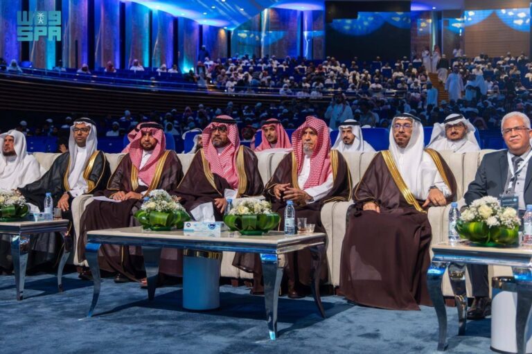 ندوة-علمية-تناقش-السياسة-الوطنية-للغة-العربية