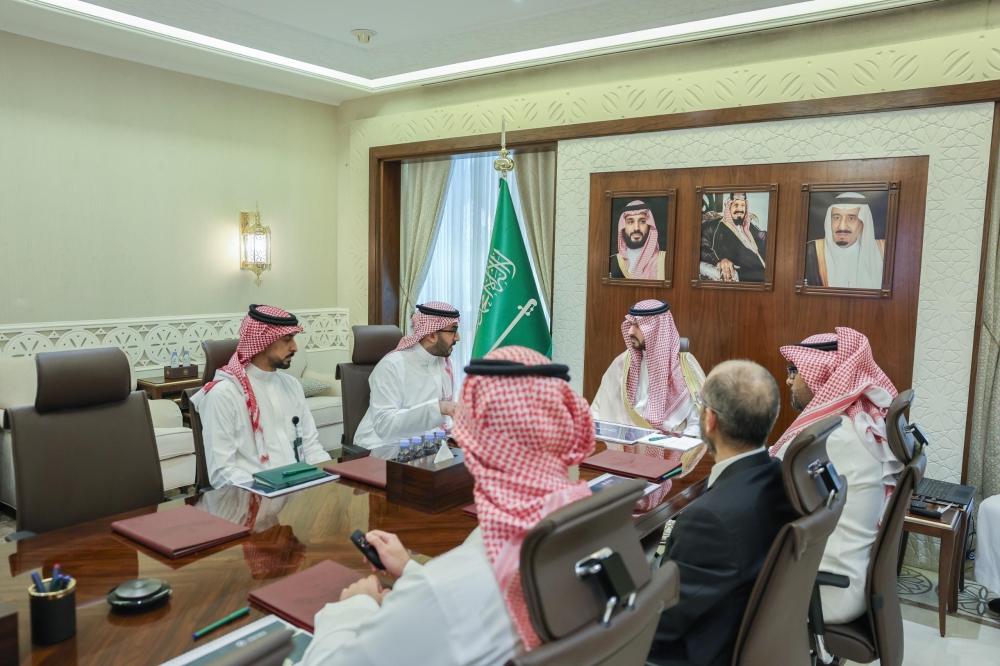 نائب-أمير-الشرقية-يطّلع-على-مشاريع-مجموعة-روشن-بالمنطقة