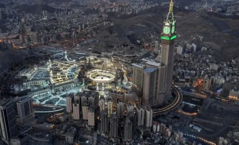 صور-“بكّة”-والزحام-حول-البيت-العتيق.-تفسير-تاريخي-وجغرافي