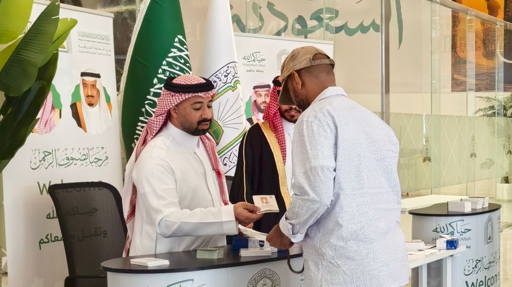 صور|-فرق-دعوية-ومطبوعات-بلغات-عالمية-لاستقبال-ضيوف-الرحمن-بمنافذ-الشرقية