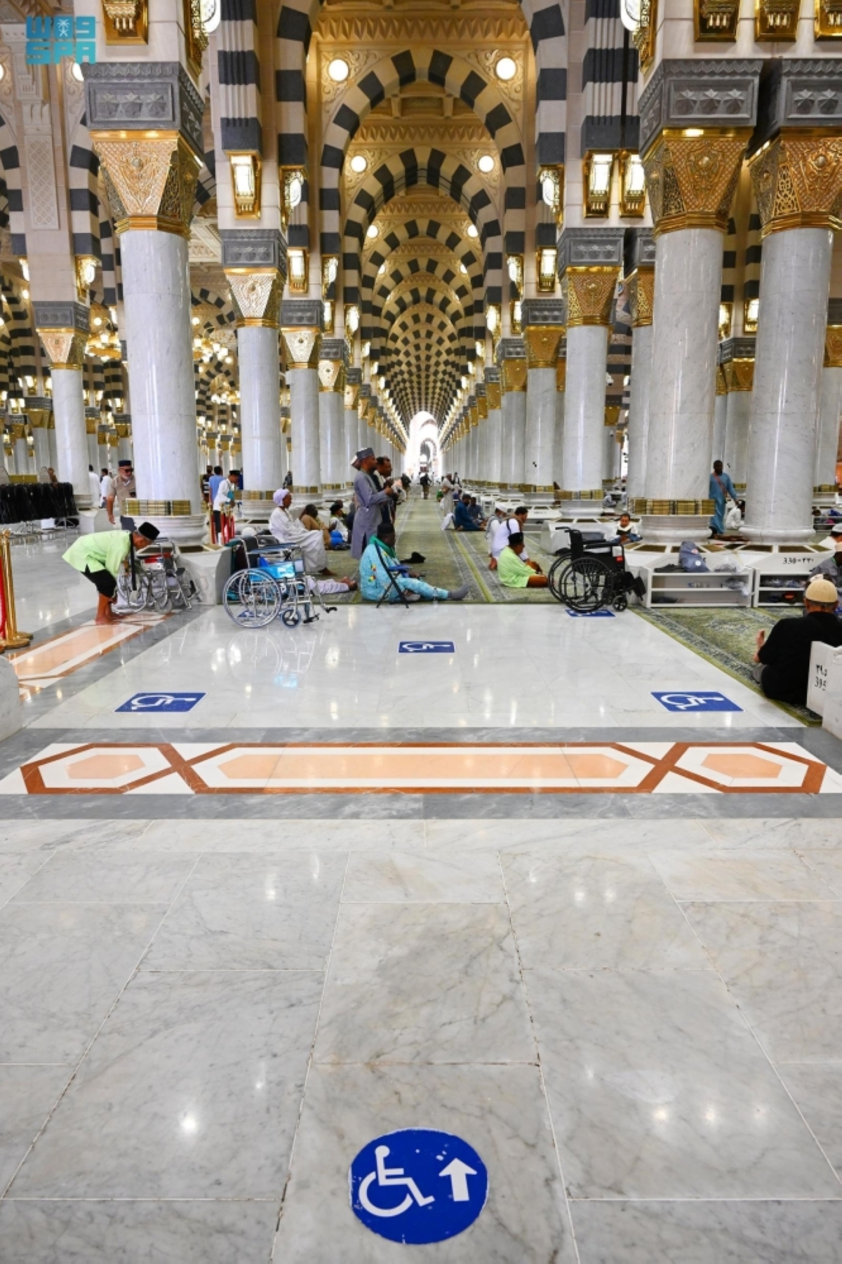 خدمات-متكاملة-لكبار-السن-
وذوي-الإعاقة-في-المسجد-النبوي-خلال-موسم-الحج