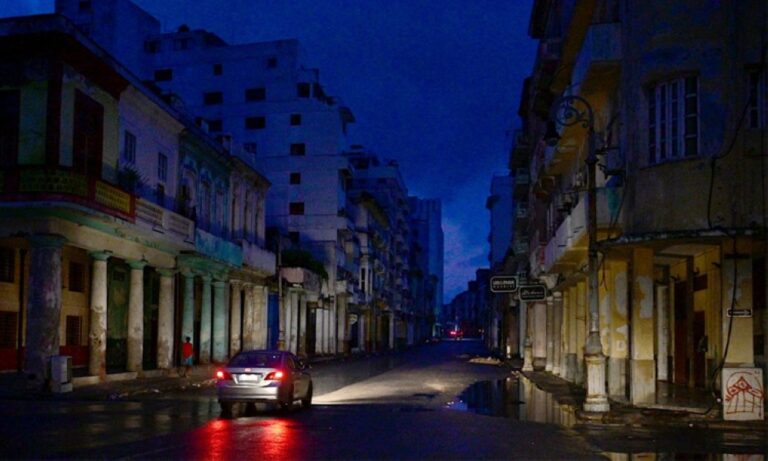 الولايات-المتحدة-تعرض-100-مليون-دولار-إلى-كوبا-مقابل-تعاونها