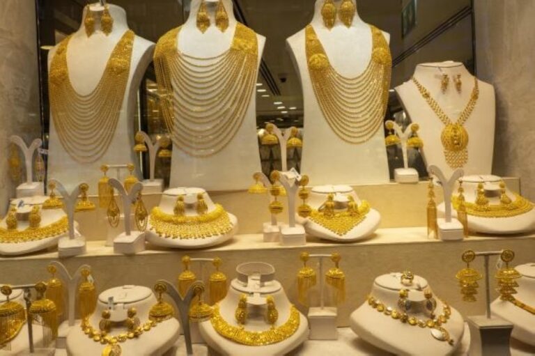 سعر-جرام-الذهب-عيار-21-اليوم-في-السعودية.-ارتفاع-طفيف-بالأسواق