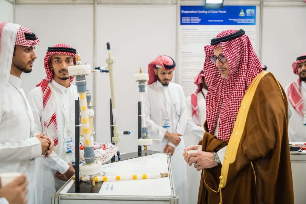 72-مشروعًا-بحثيًا-في-افتتاح-المعرض-الهندسي-لطلبة-جامعة-الملك-عبدالعزيز-برابغ