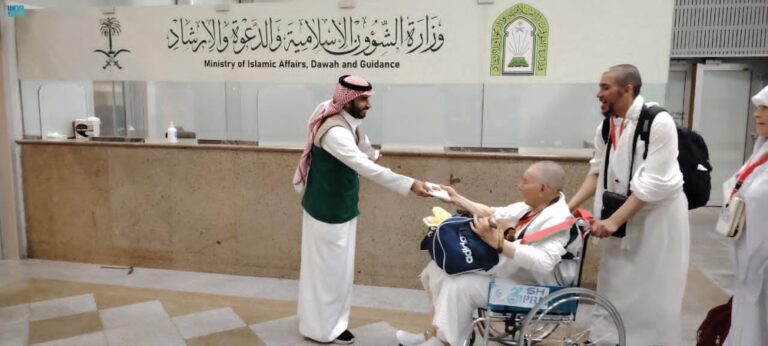 جدة.-توزيع-285-ألف-مطبوعة-على-الحجاج-وتوفير-الاتصال-المرئي-للفتاوى